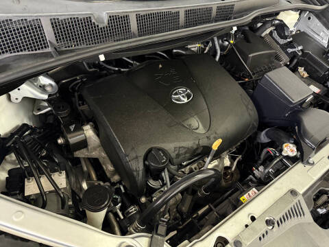 2020 Toyota Sienna XLE Premium 8-Passenger