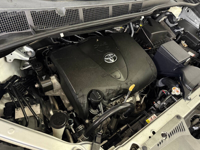2020 Toyota Sienna XLE Premium 8-Passenger