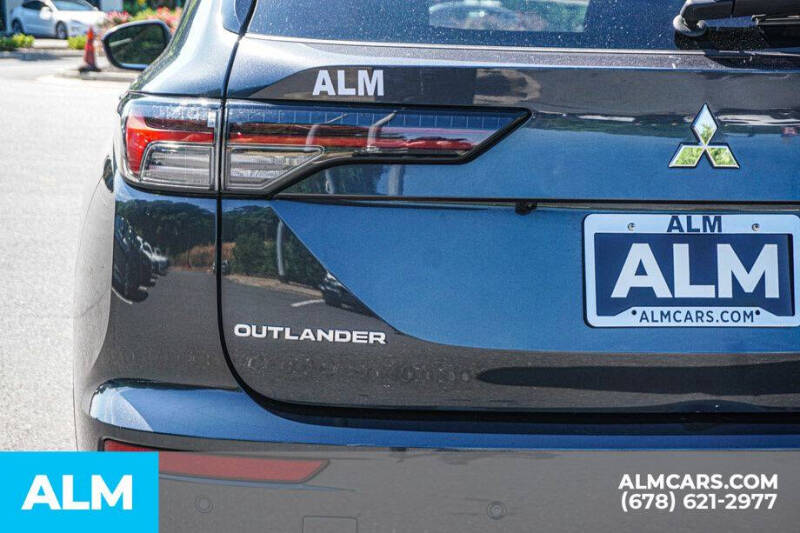 2025 Mitsubishi Outlander SE