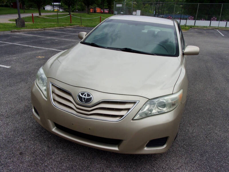 Image 2 of 2011 Toyota Camry LE