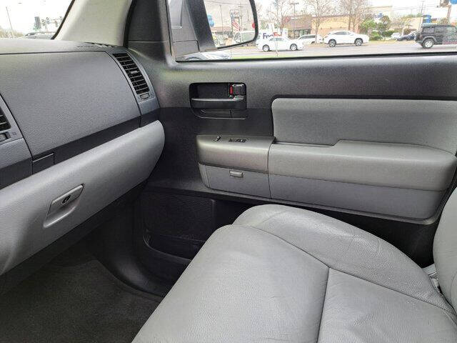 2016 Toyota Sequoia SR5