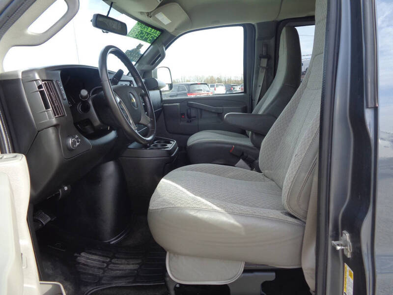 2017 Chevrolet Express LT 3500