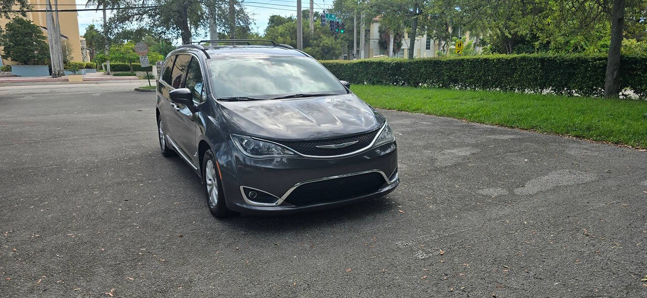 2017 Chrysler Pacifica for sale at All About Wheels Inc in Miami, FL