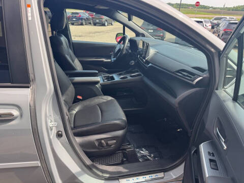 2023 Toyota Sienna Woodland Edition