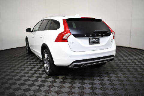 2015 Volvo V60 Cross Country T5