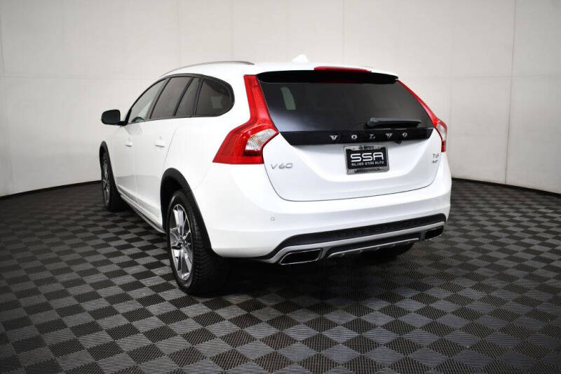 2015 Volvo V60 Cross Country T5