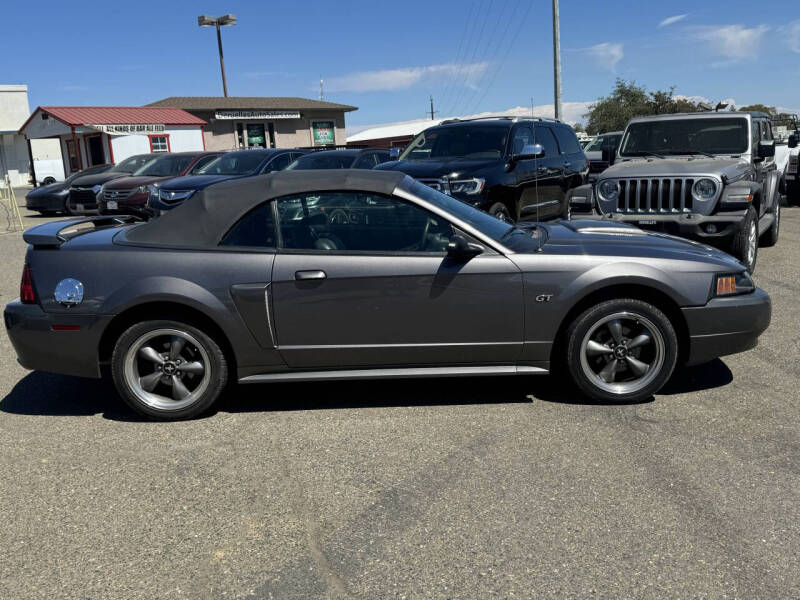 2003 Ford Mustang GT Deluxe