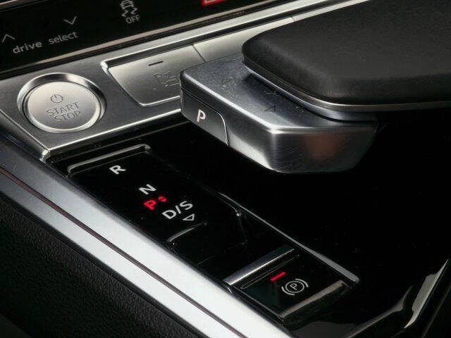 2019 Audi e-tron quattro Prestige