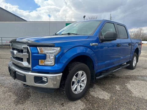 2016 Ford F-150 for sale at The Car Mart in Milford IN