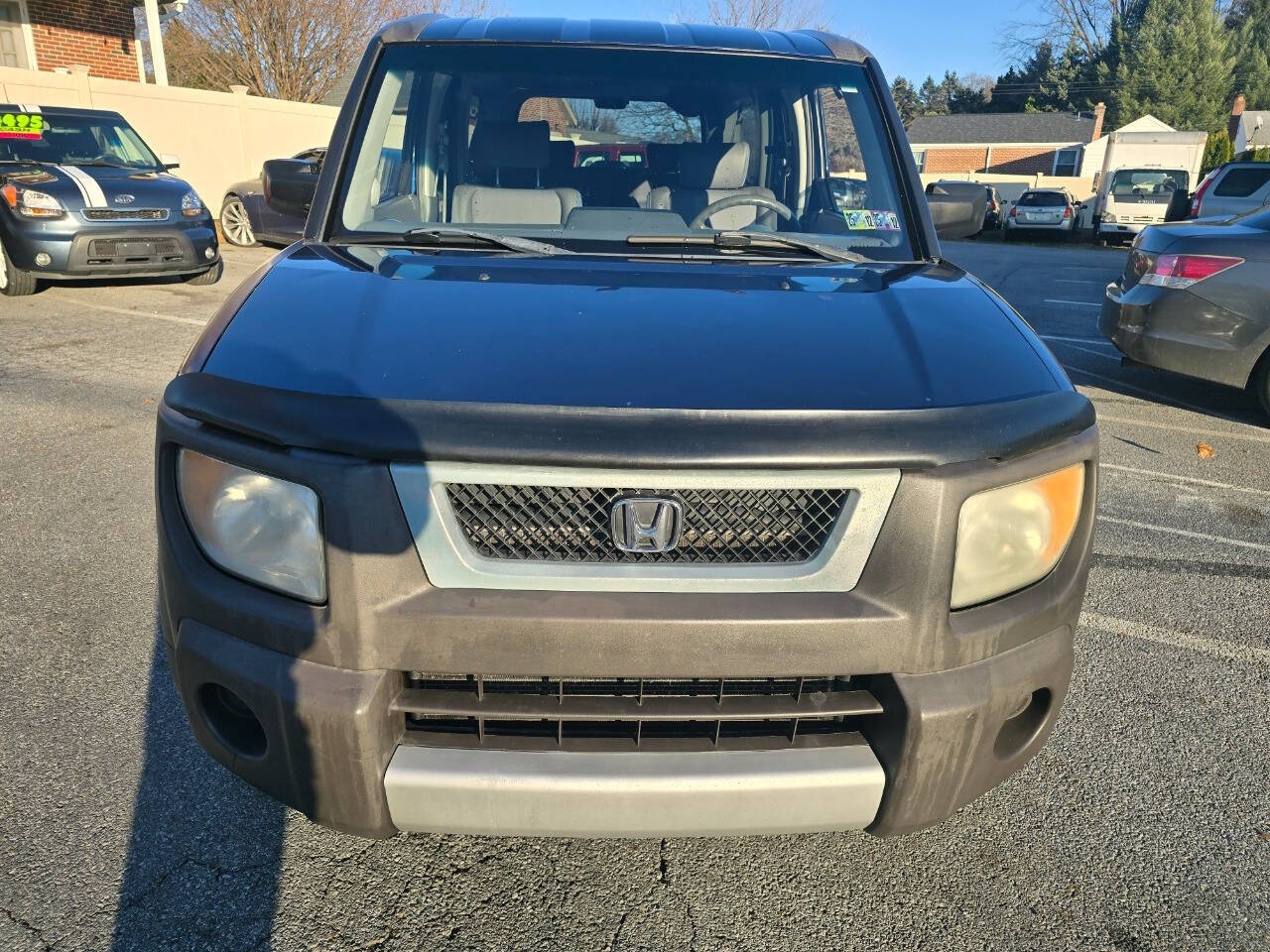 2003 Honda Element for sale at QUEENSGATE AUTO SALES in York, PA