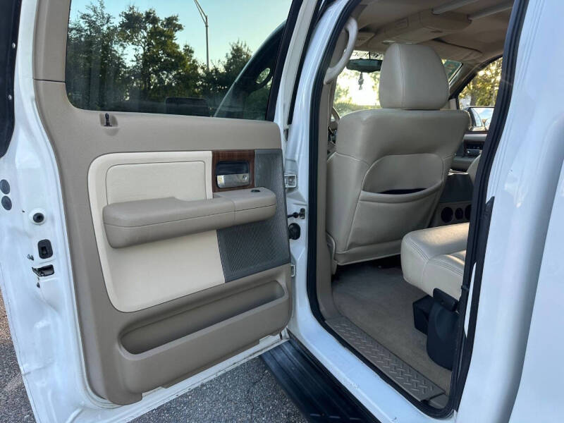 2004 Ford F-150 Lariat