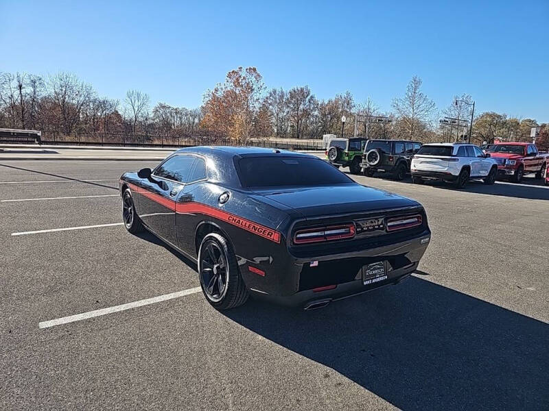 2016 Dodge Challenger SXT