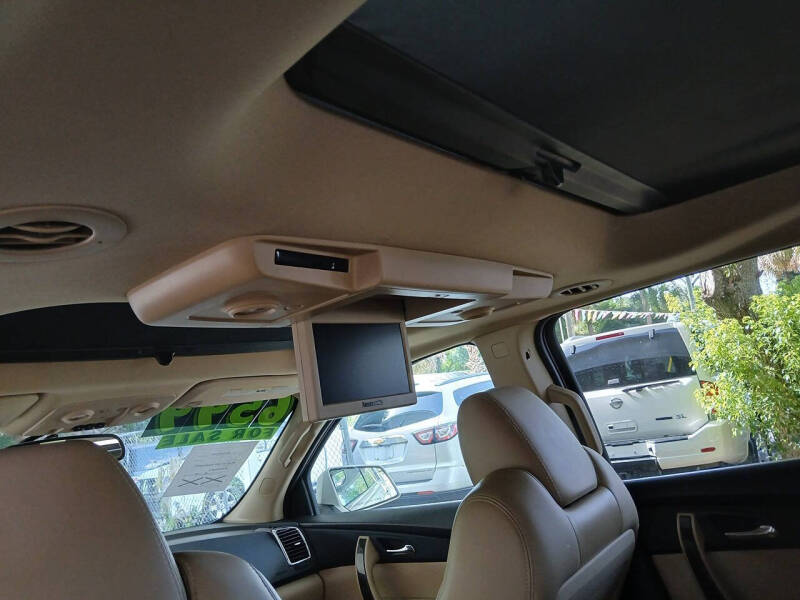 2011 GMC Acadia Denali