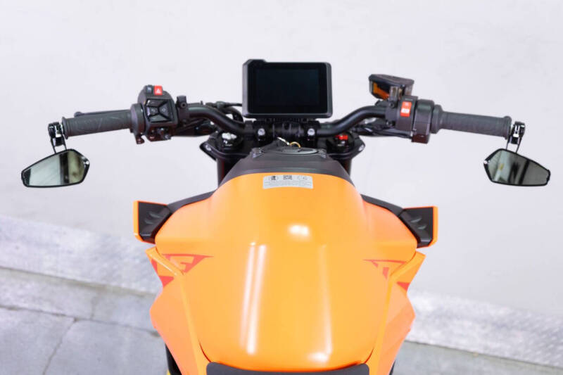 2024 KTM 990 Duke