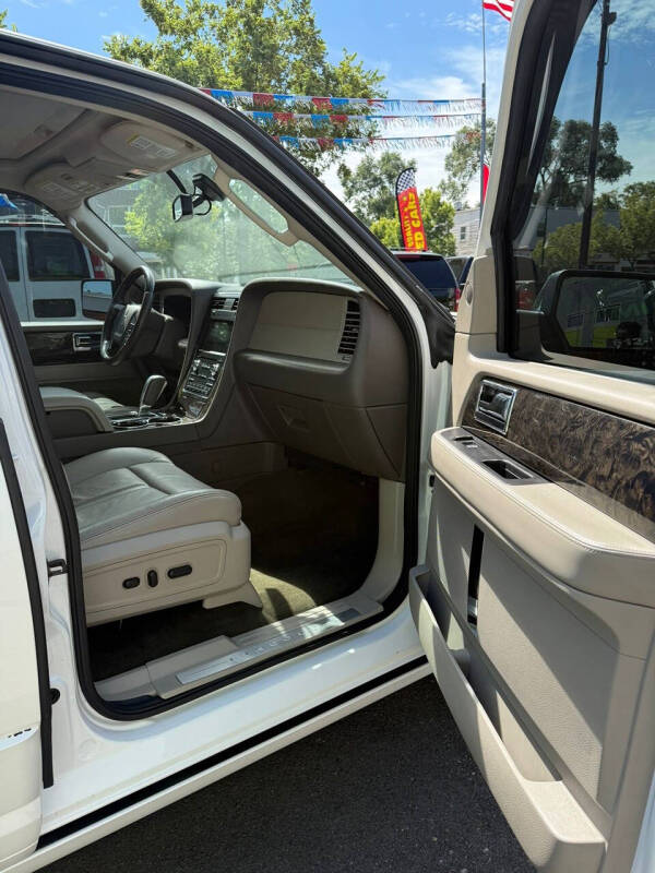 2016 Lincoln Navigator Select