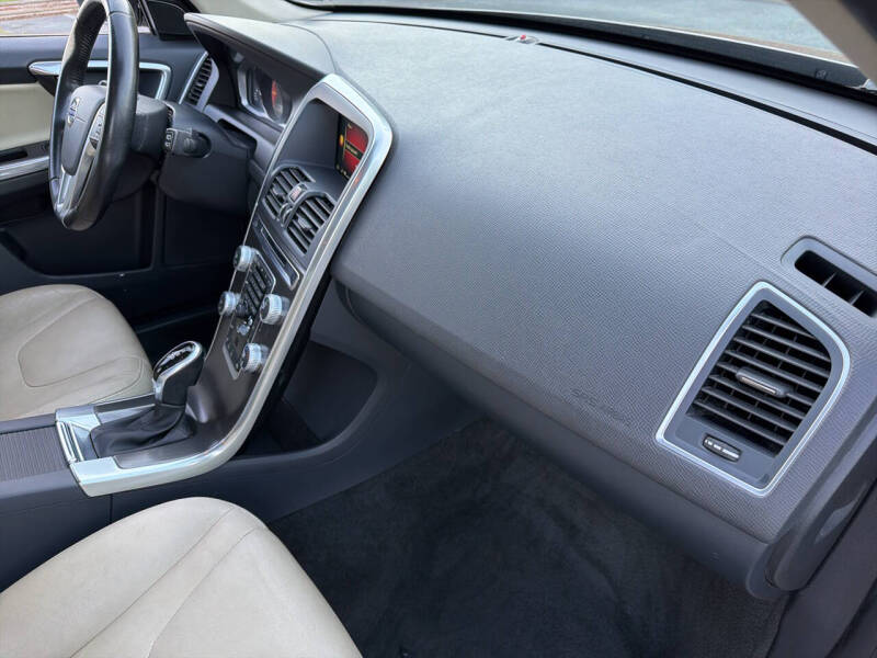 2016 Volvo XC60 T5 Drive-E Premier