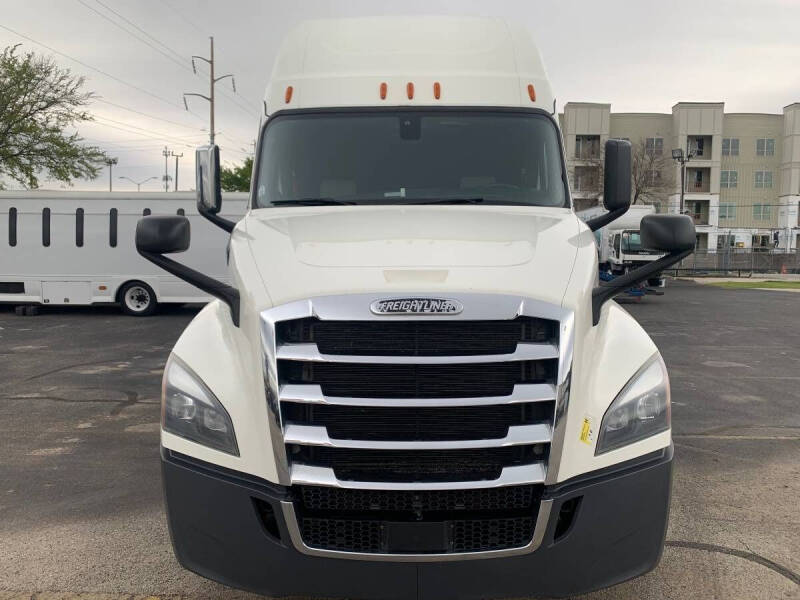 2019 Freightliner CASCADIA 126