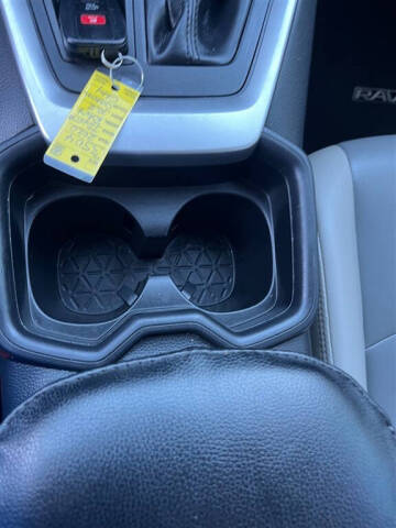 2020 Toyota RAV4 XLE Premium