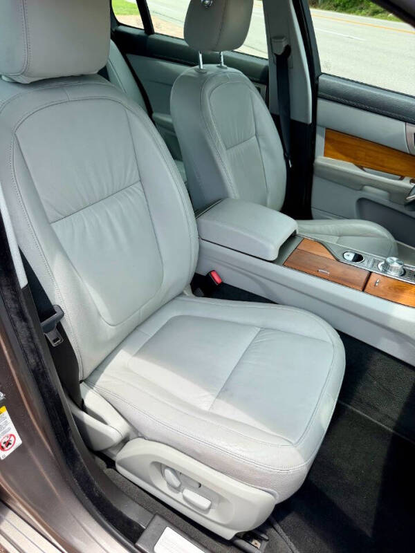 2010 Jaguar XF