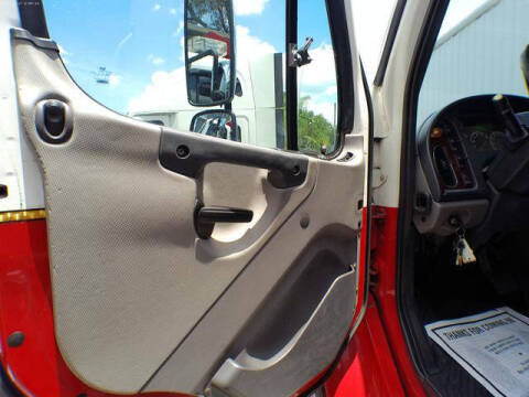 2015 Freightliner M2 106