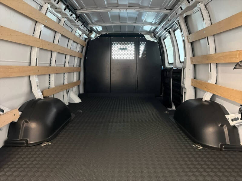 2023 Chevrolet Express 2500