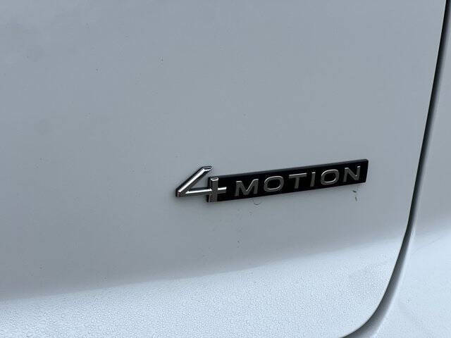 2026 Volkswagen Atlas Cross Sport SEL Premium R-Line 4Motion