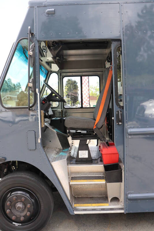 2020 Freightliner MT45 Chassis