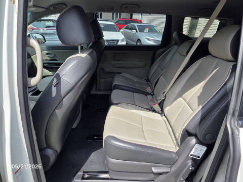 2017 Kia Sedona LX