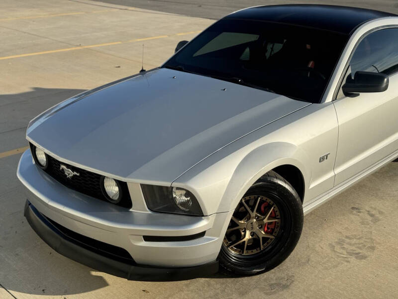 2005 Ford Mustang GT Premium