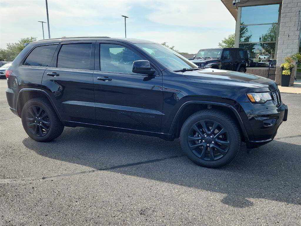 2018 Jeep Grand Cherokee for sale at Victoria Auto Sales in Victoria, MN