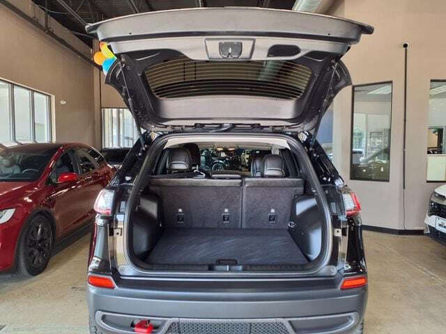 2022 Jeep Cherokee Trailhawk