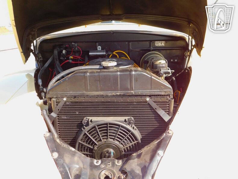 1942 Ford Super Deluxe