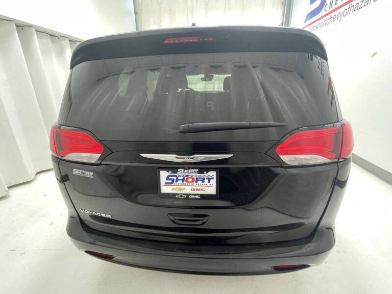 2024 Chrysler Voyager LX
