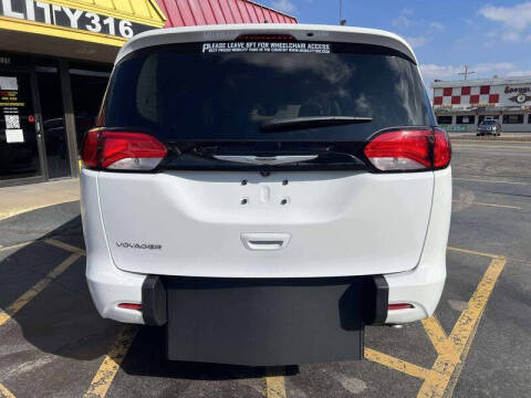 2024 Chrysler Voyager LX