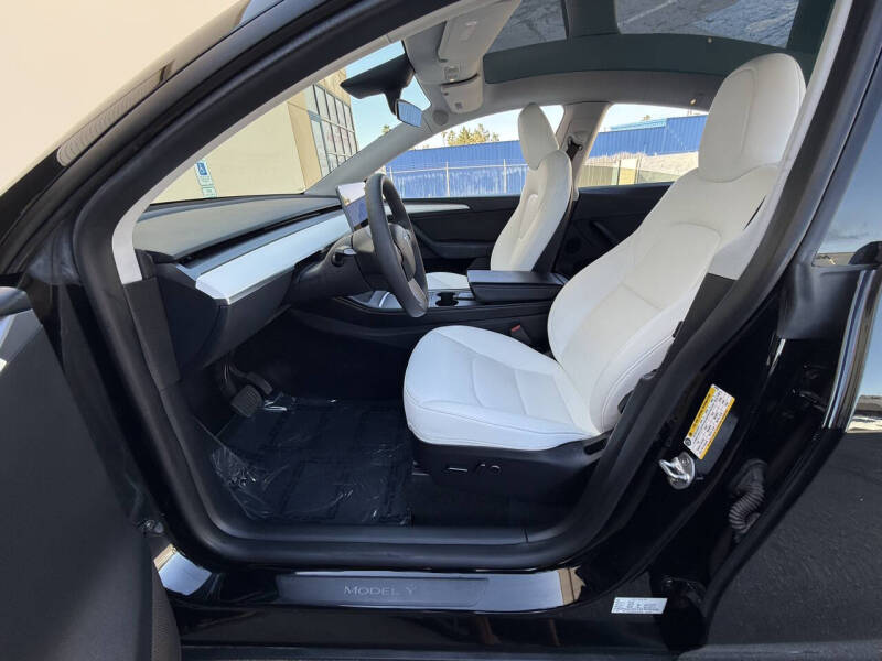2023 Tesla Model Y Long Range