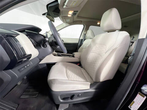 2022 Nissan Pathfinder SV