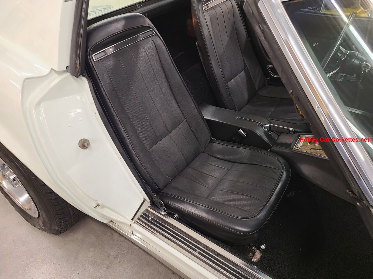 1975 Chevrolet Corvette 11