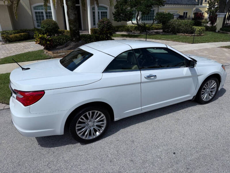 2011 Chrysler 200 Limited