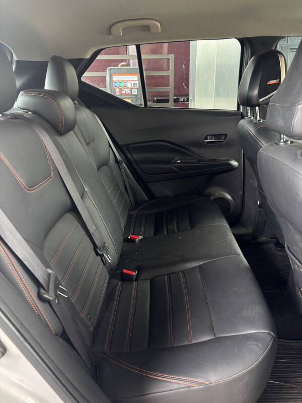 2019 Nissan Kicks SR
