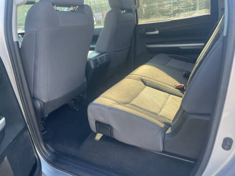 2017 Toyota Tundra SR5