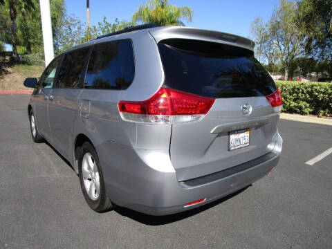 2012 Toyota Sienna LE 8-Passenger