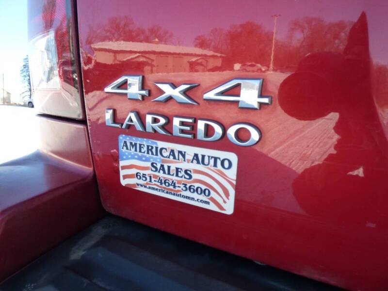 2010 Jeep Grand Cherokee Laredo photo 26