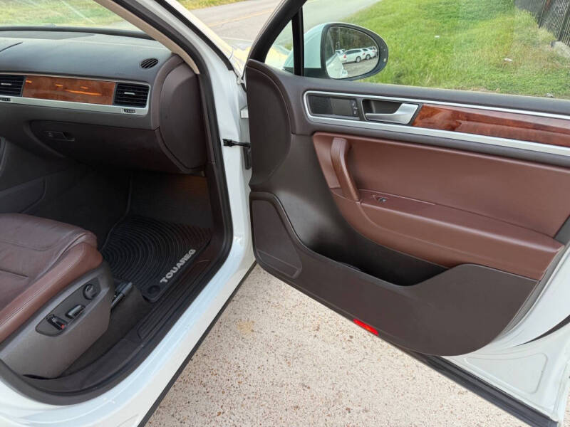 2013 Volkswagen Touareg TDI Lux