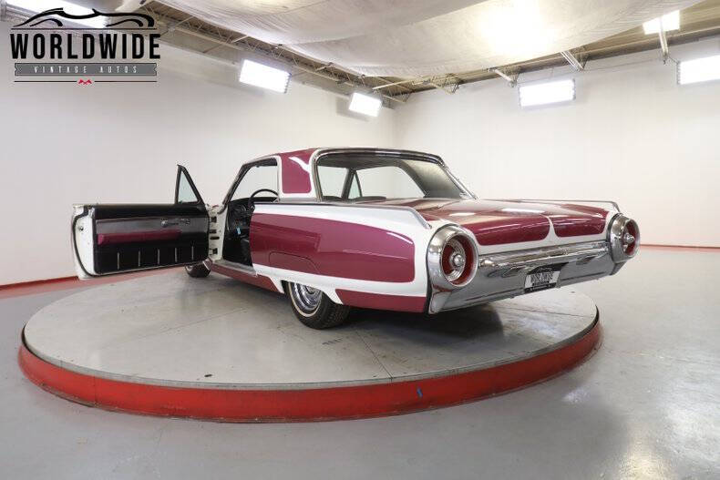 1962 Ford Thunderbird