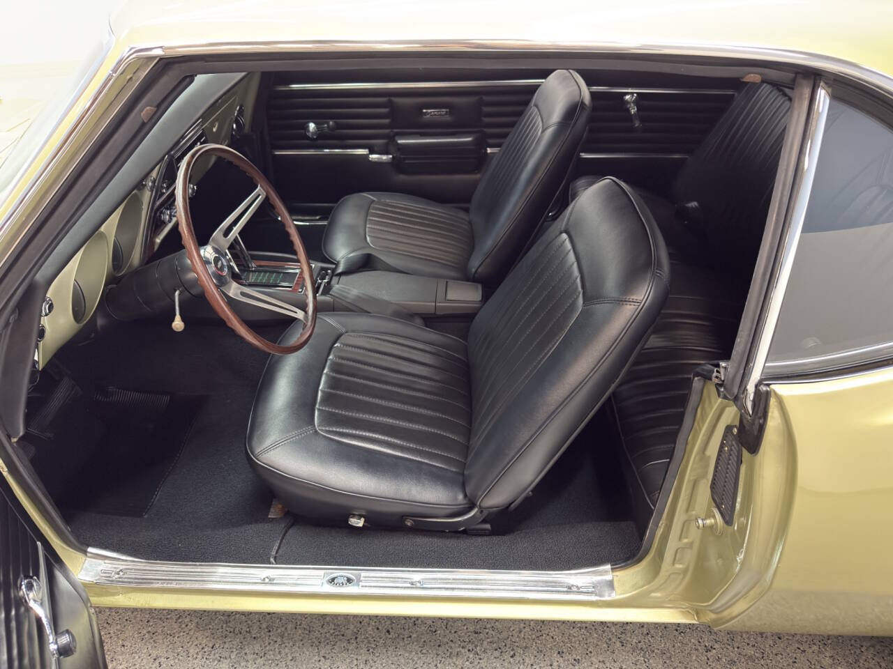 1968 Chevrolet Camaro 12