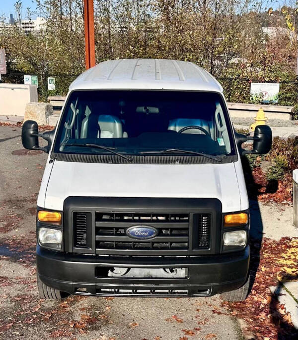 2011 Ford E-Series E-350 SD