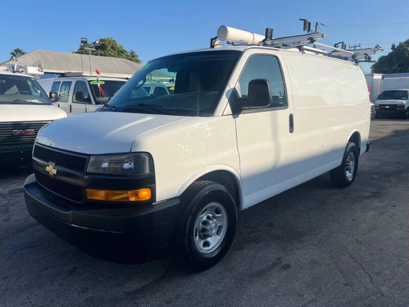 2018 Chevrolet Express Cargo Work Van's photo