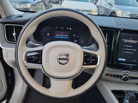 2023 Volvo XC60 B5 Plus Dark Theme