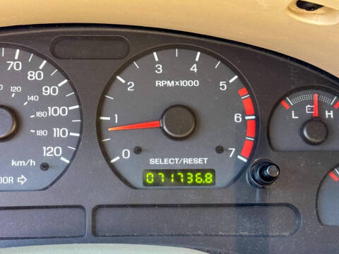 2004 Ford Mustang Deluxe