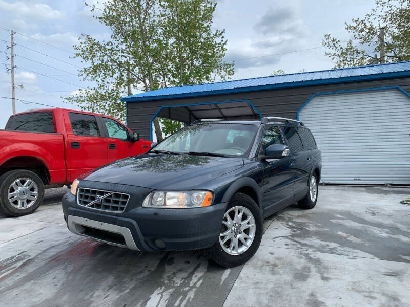 2007 Volvo XC70 for sale at Dutch and Dillon Car Sales in Lee's Summit MO